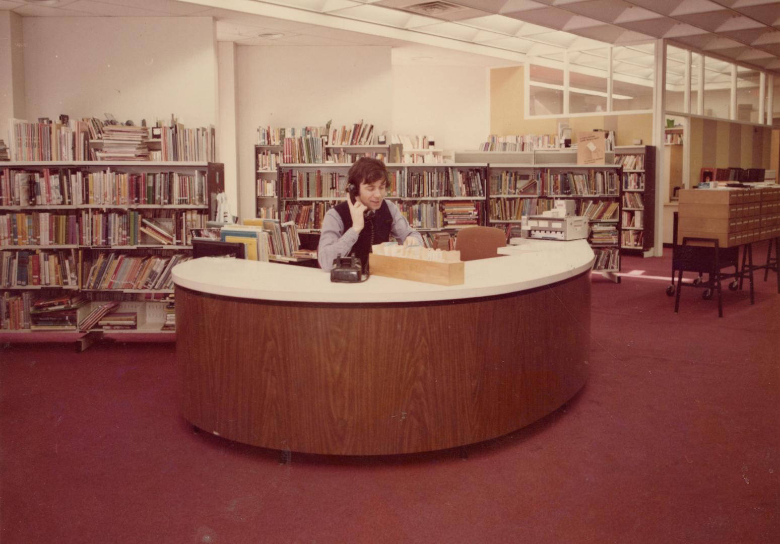 Picture of one storey library building .